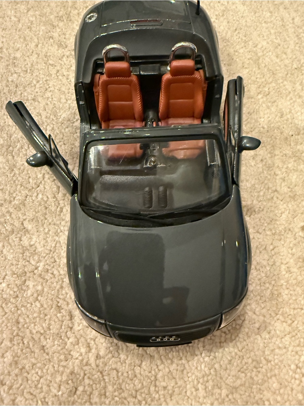Convertible Dashboard Model - Black with Brown Seats